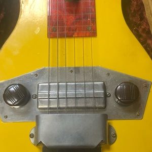 Meet your Posher, Dennis